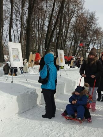 22 февраля 2026 г. в Парке Мира открылась выставка творческих работ обучающихся учреждений дополнительного образования сферы культуры «Масленичная палитра»