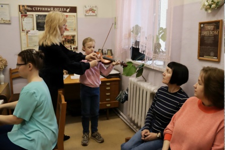 09 апреля 2026 года преподаватель Радужненской детской школы искусств Иванова Т.В. провела открытый урок с учащейся 2 класса Полторацкой А.