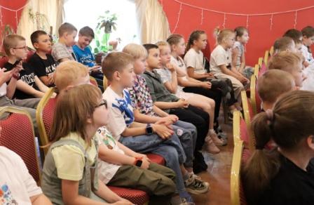 3 июня 2026 г. учащиеся и преподаватели школы вместе с актёрами Театр Коломна | В городе Nⁿ представили музыкально-литературную композицию «Сатиры смелый властелин». 3 июня 2026 г. учащиеся и преподаватели школы вместе с актёрами Театр Коломна | В городе Nⁿ представили музыкально-литературную композицию «Сатиры смелый властелин».
